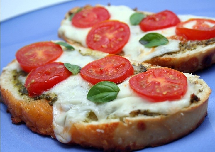 Bruschetta with Pesto Cheese and Tomato